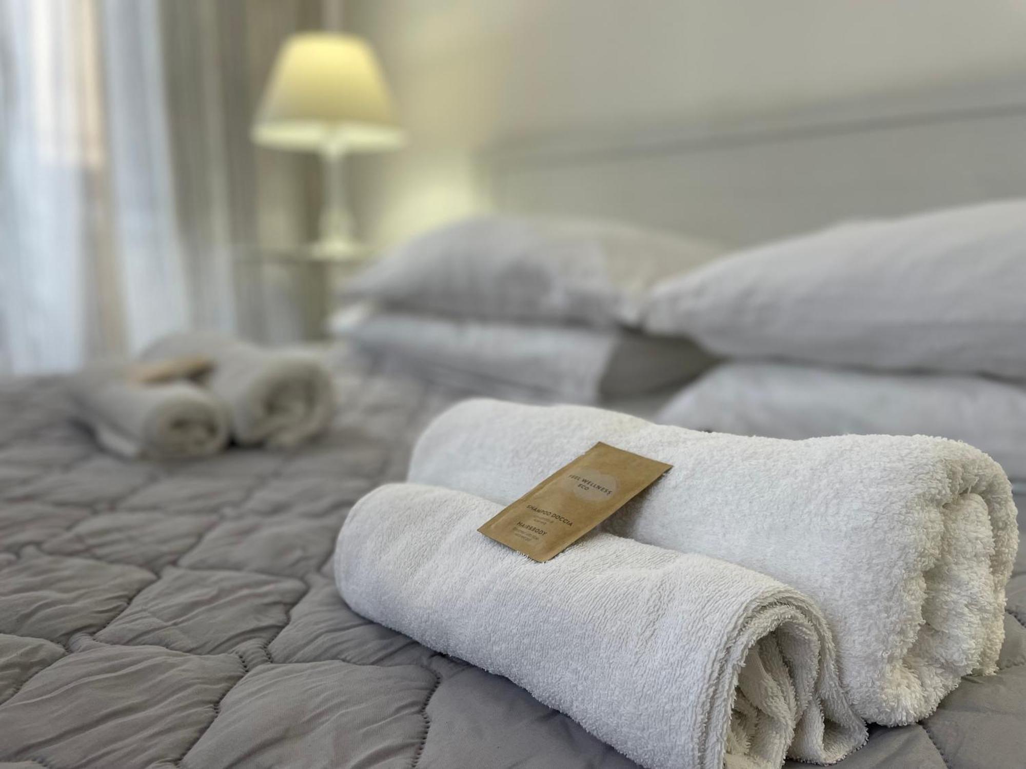 Bb Essenze Bed & Breakfast Palermo Bagian luar foto