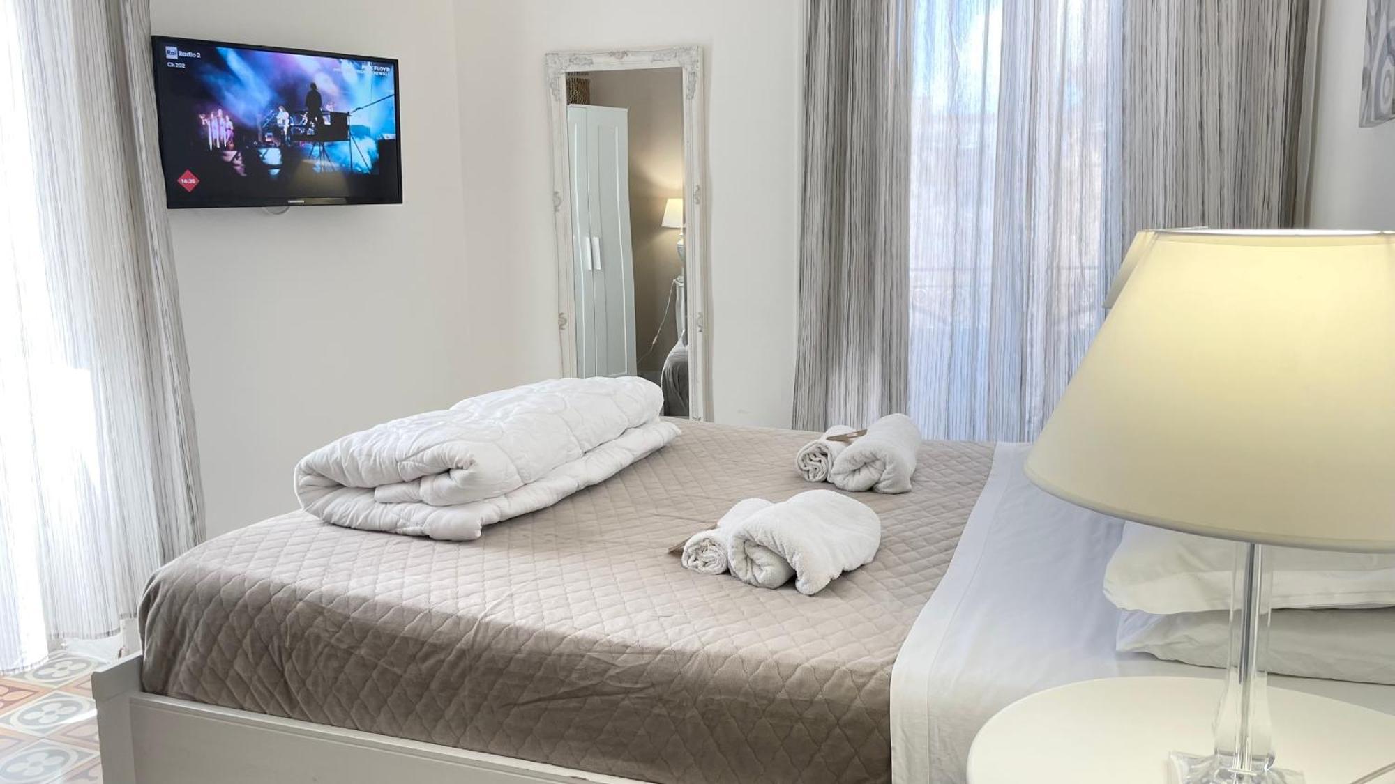 Bb Essenze Bed & Breakfast Palermo Bagian luar foto