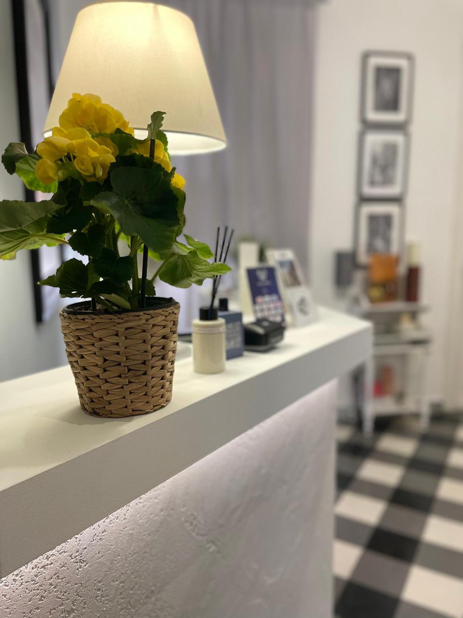 Bb Essenze Bed & Breakfast Palermo Bagian luar foto