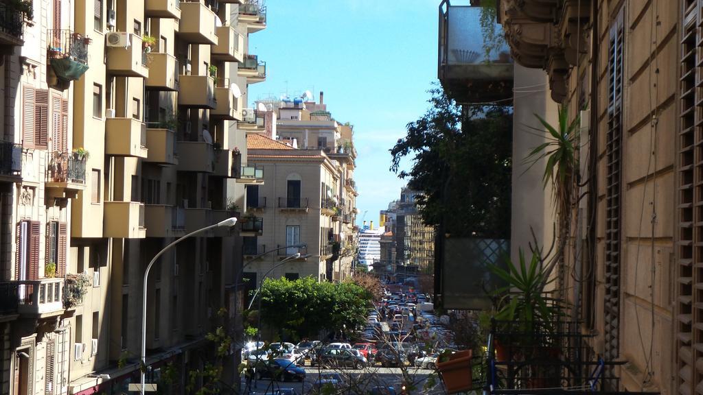 Bb Essenze Bed & Breakfast Palermo Bagian luar foto