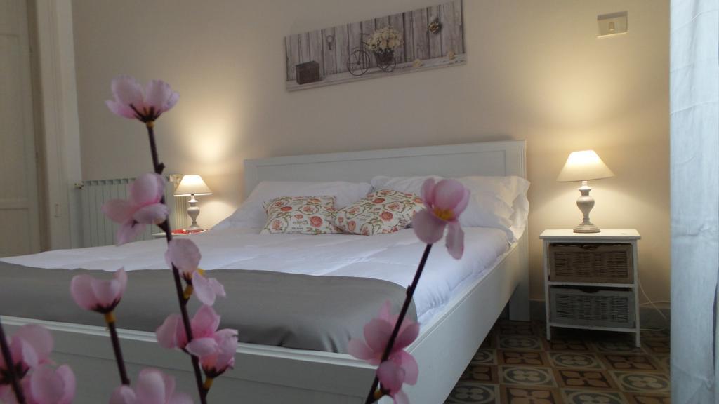 B&B Essenze Palermo Bagian luar foto