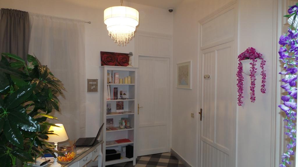 Bb Essenze Bed & Breakfast Palermo Bagian luar foto