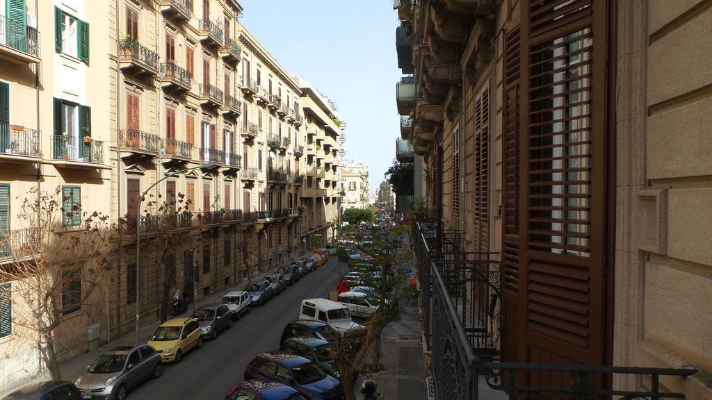 Bb Essenze Bed & Breakfast Palermo Bagian luar foto