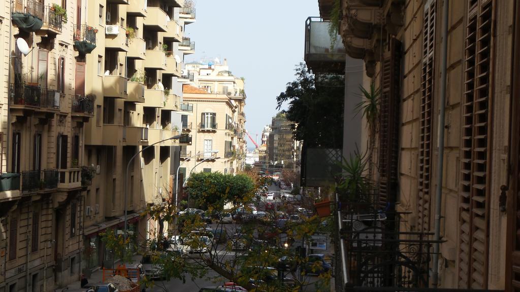 Bb Essenze Bed & Breakfast Palermo Bagian luar foto