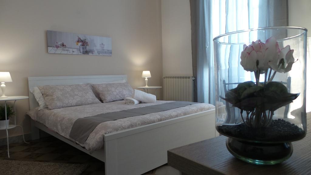 Bb Essenze Bed & Breakfast Palermo Bagian luar foto