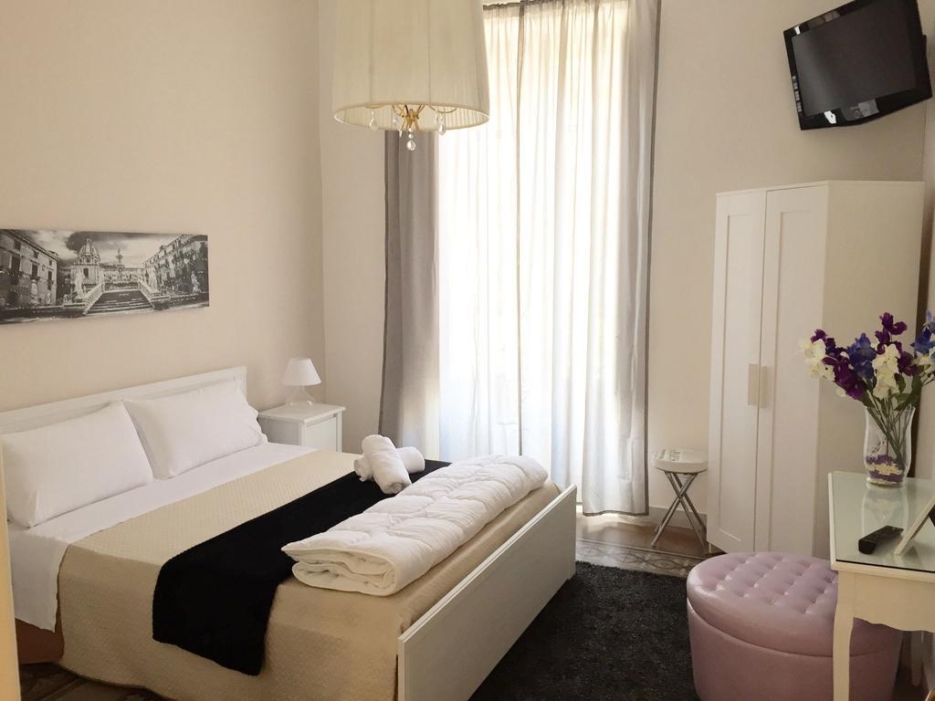 Bb Essenze Bed & Breakfast Palermo Bagian luar foto