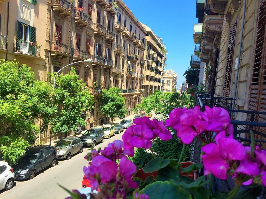 Bb Essenze Bed & Breakfast Palermo Bagian luar foto