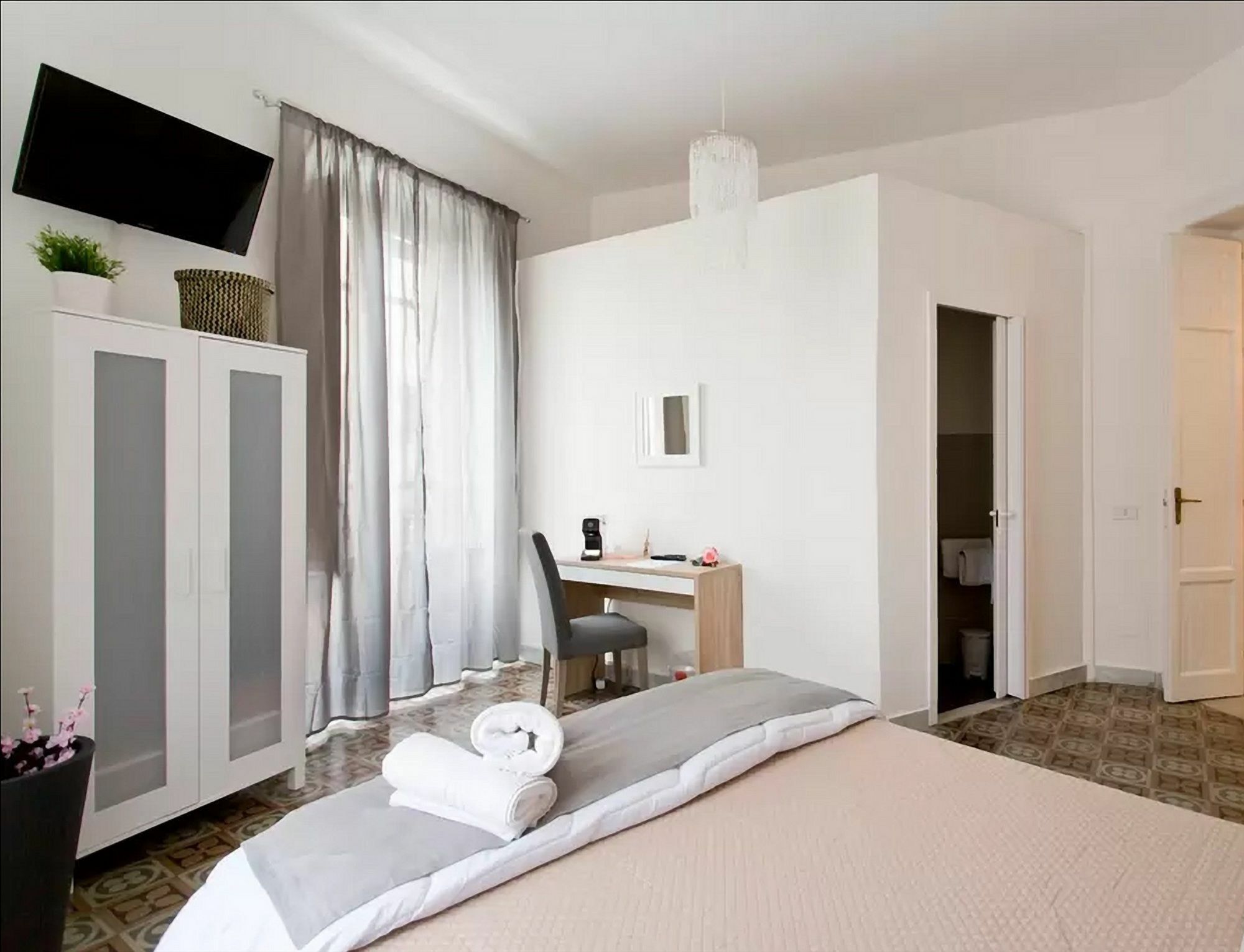 Bb Essenze Bed & Breakfast Palermo Bagian luar foto
